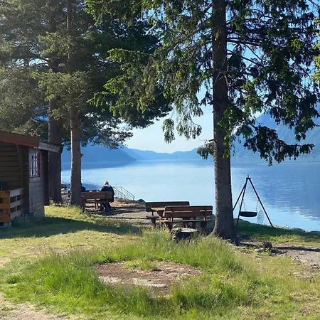 桑德维肯露营酒店 Austbygdi