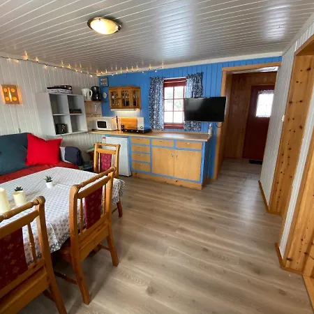 桑德维肯露营酒店 4* Austbygdi