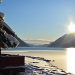 Parque de vacaciones Sandviken 4*